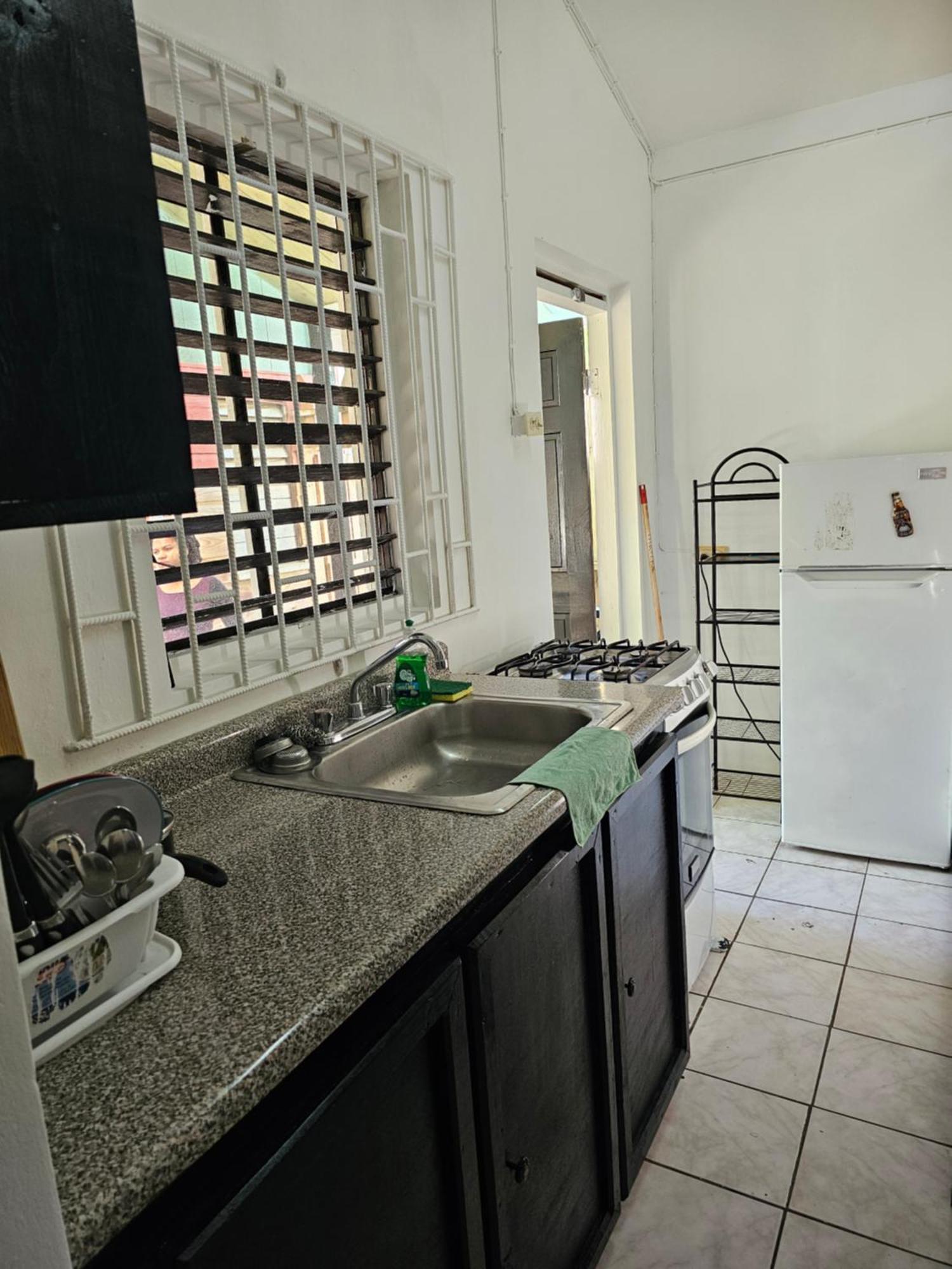 Roots Cafe Rooms Negril Buitenkant foto
