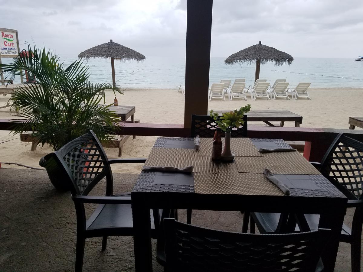 Roots Cafe Rooms Negril Buitenkant foto